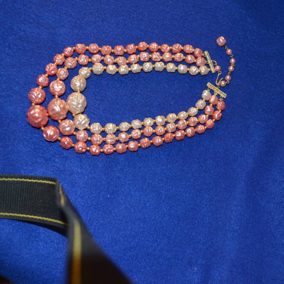 Necklace Adjustable Fastening India Acrylic Beads Three Lines Graduating Length - Picture 2 of 5